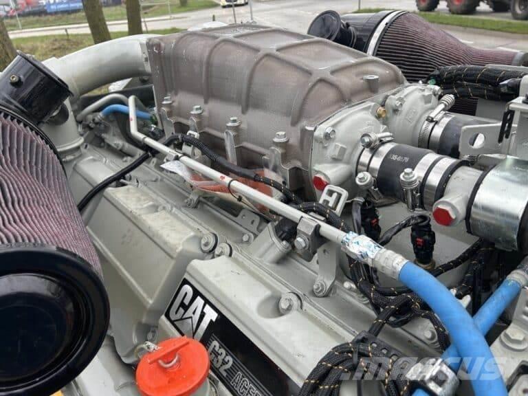 CAT C32 Merimoottorit