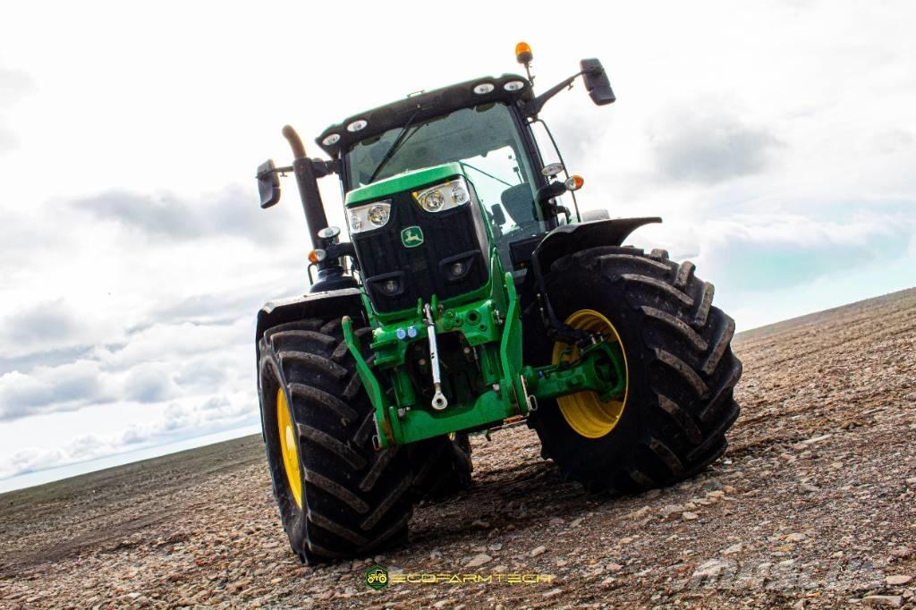 John Deere 6215 R Traktorit