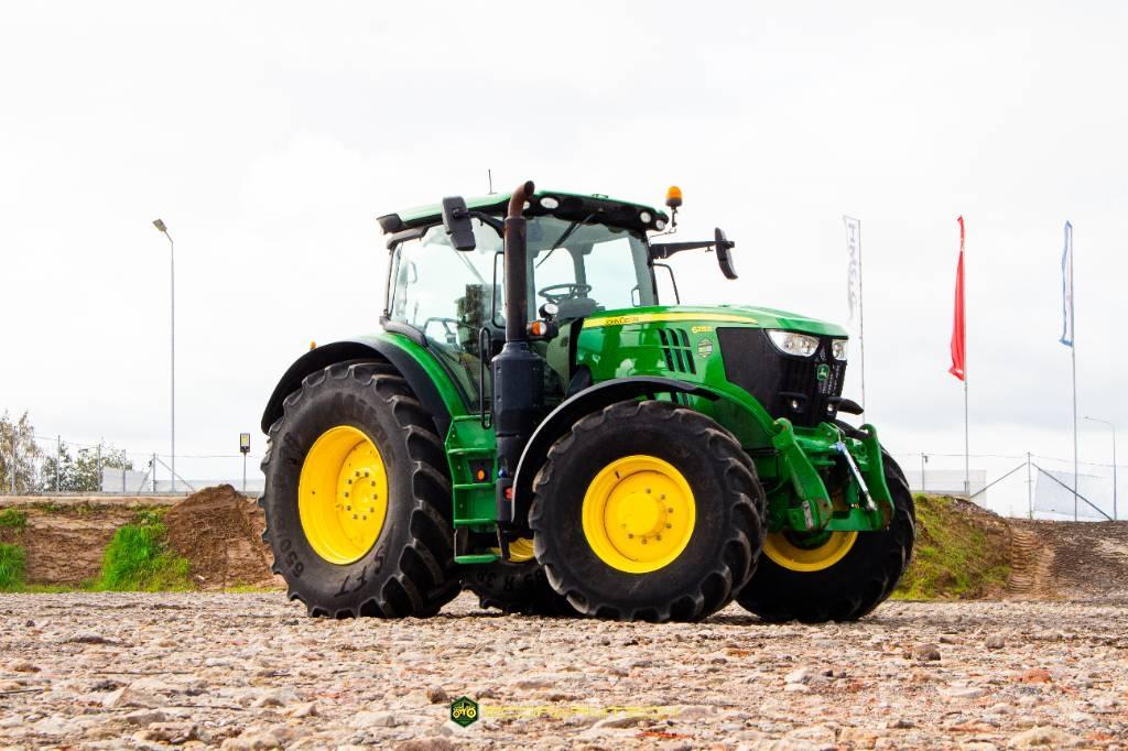 John Deere 6215 R Traktorit