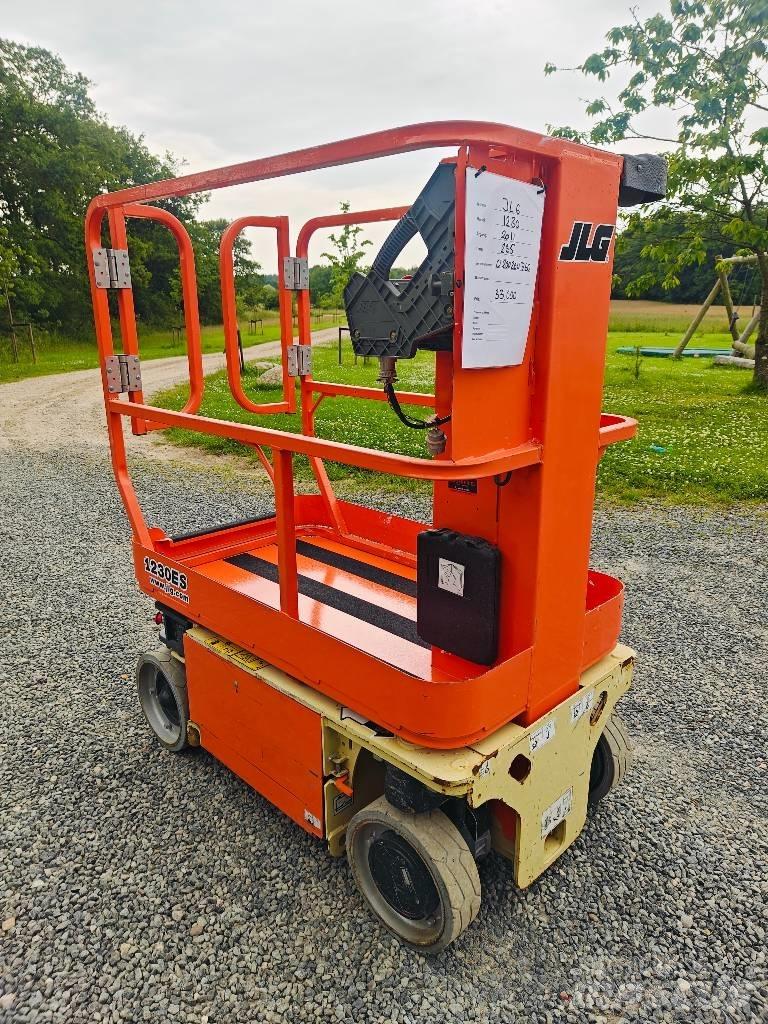 JLG 1230 ES Henkilönostimet ja nostolaitteet