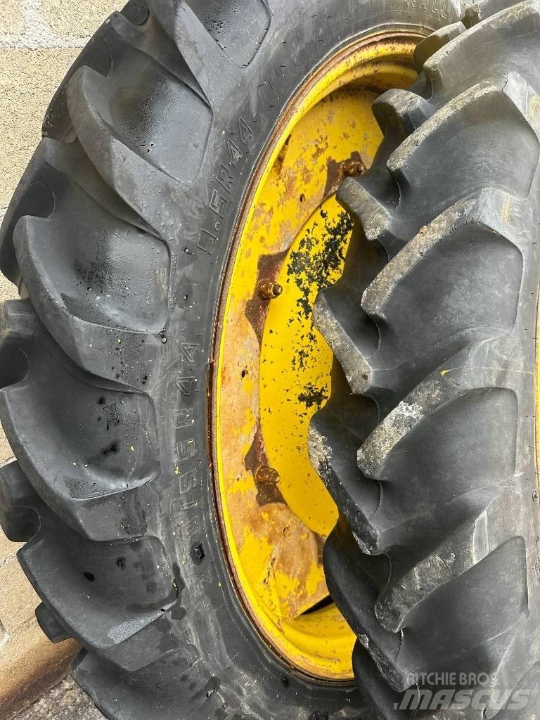 Alliance 230/95R44 Renkaat ja vanteet