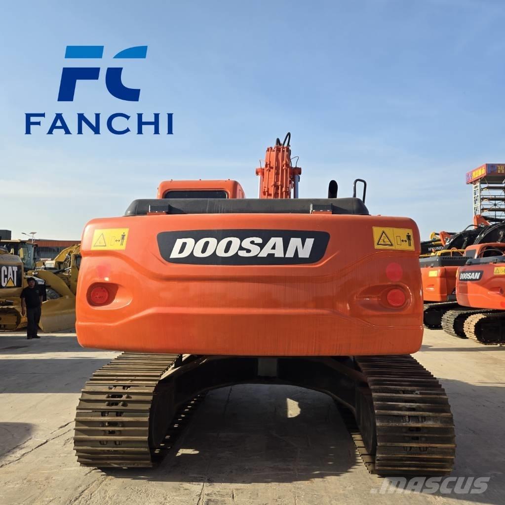 Doosan DX 225 LC Telakaivukoneet