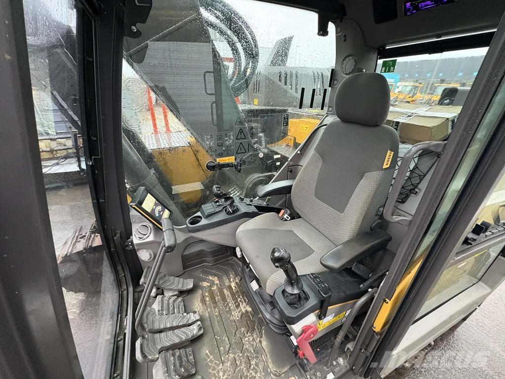 Volvo ECR235EL Erikoiskaivinkoneet