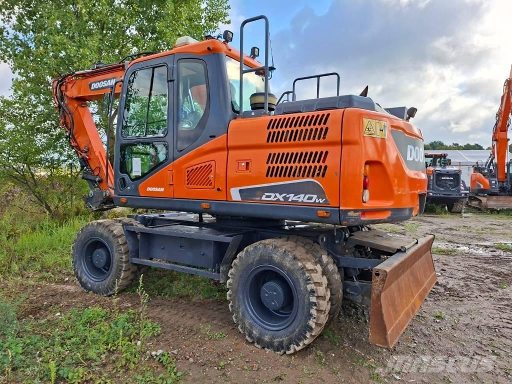 Doosan DX140W-5 Pyöräkaivukoneet