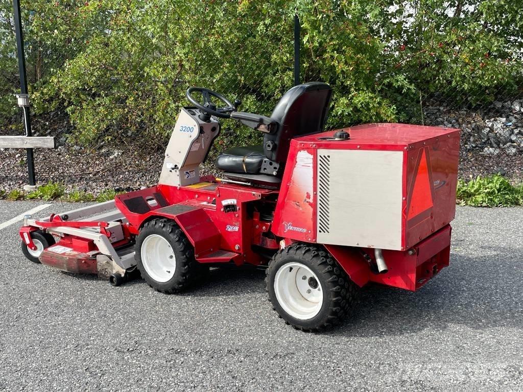 Ventrac 3200 Päältäajettavat ruohonleikkurit