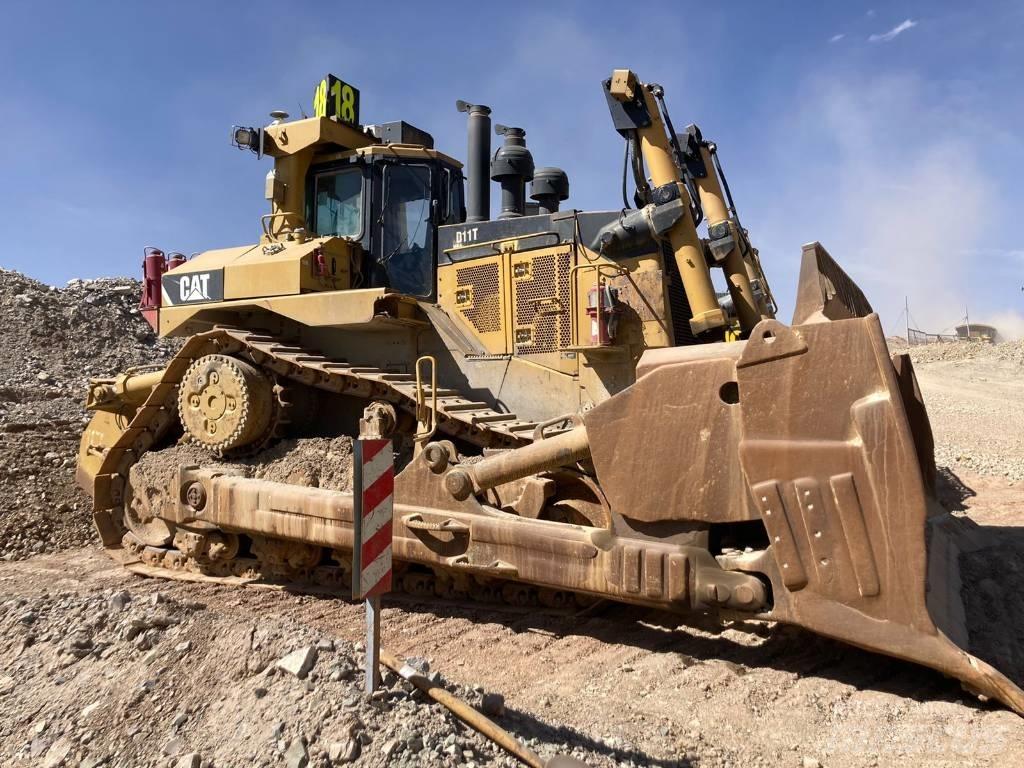 CAT D 11 T Telaketjupuskutraktorit