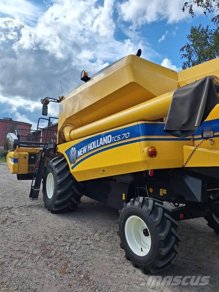 New Holland TC 5.70 Leikkuupuimurit