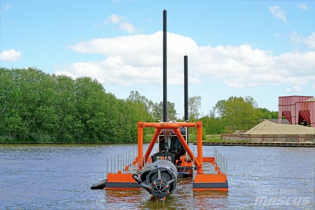 Bell Cutter Dredger Veneet, proomut ja ponttoonit