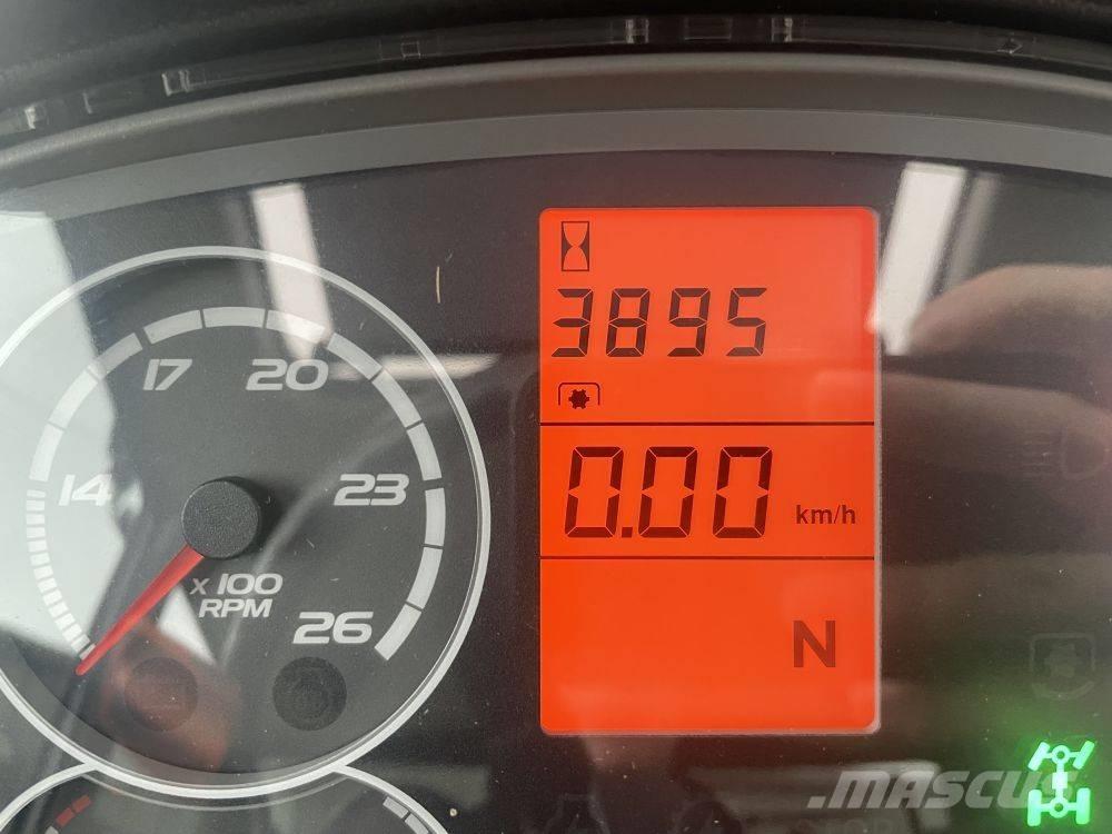 CLAAS Axos 340 CX Traktorit