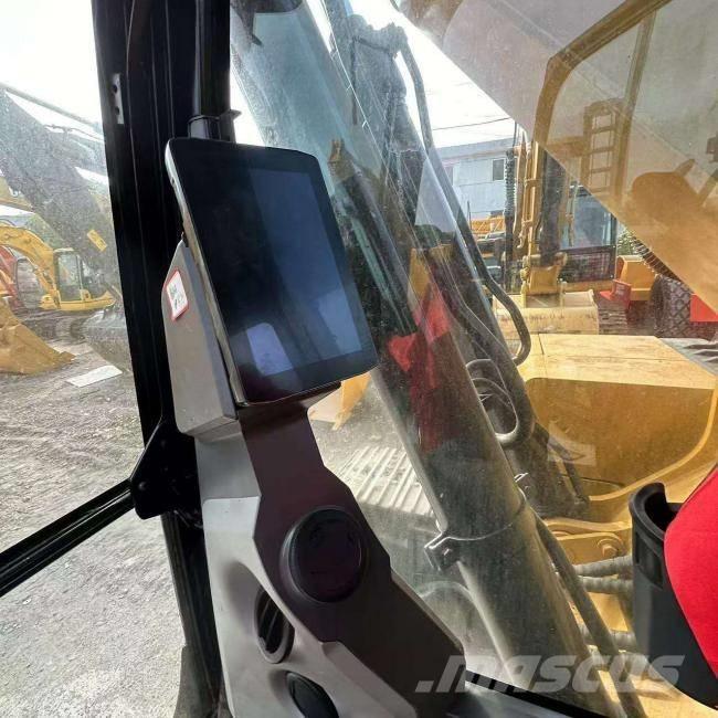 CAT 320 Telakaivukoneet