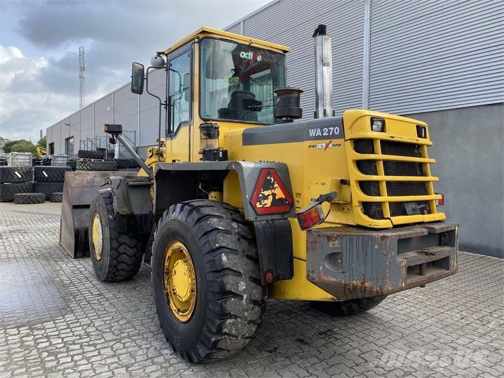 Komatsu WA270-3 Pyöräkuormaajat