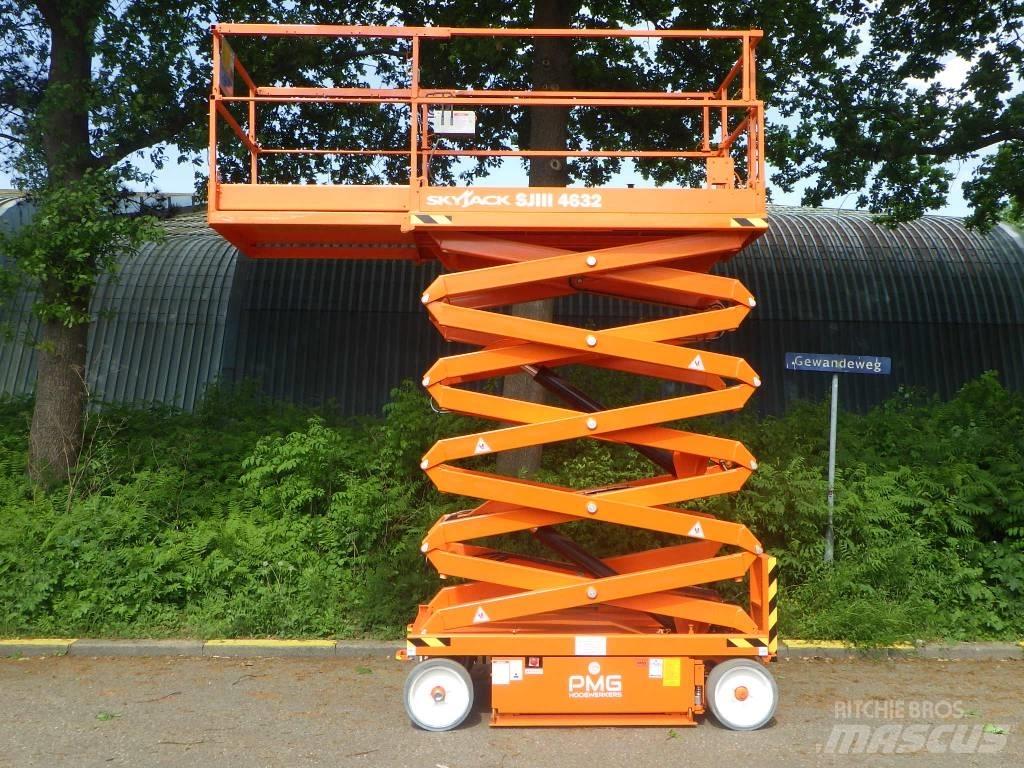 SkyJack SJ4632 Saksilavat