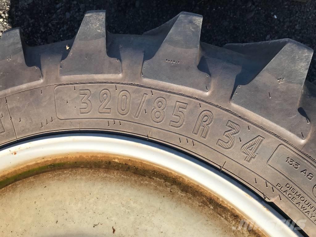  Misc Row Crop Welded Renkaat ja vanteet