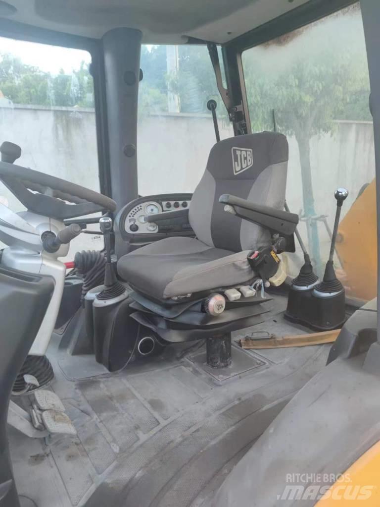 JCB 3 CX Kaivurikuormaajat