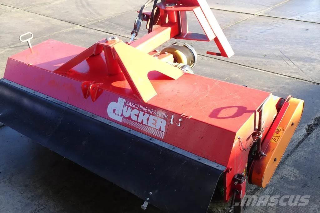 Dücker Veegmachine Lakaisuautot