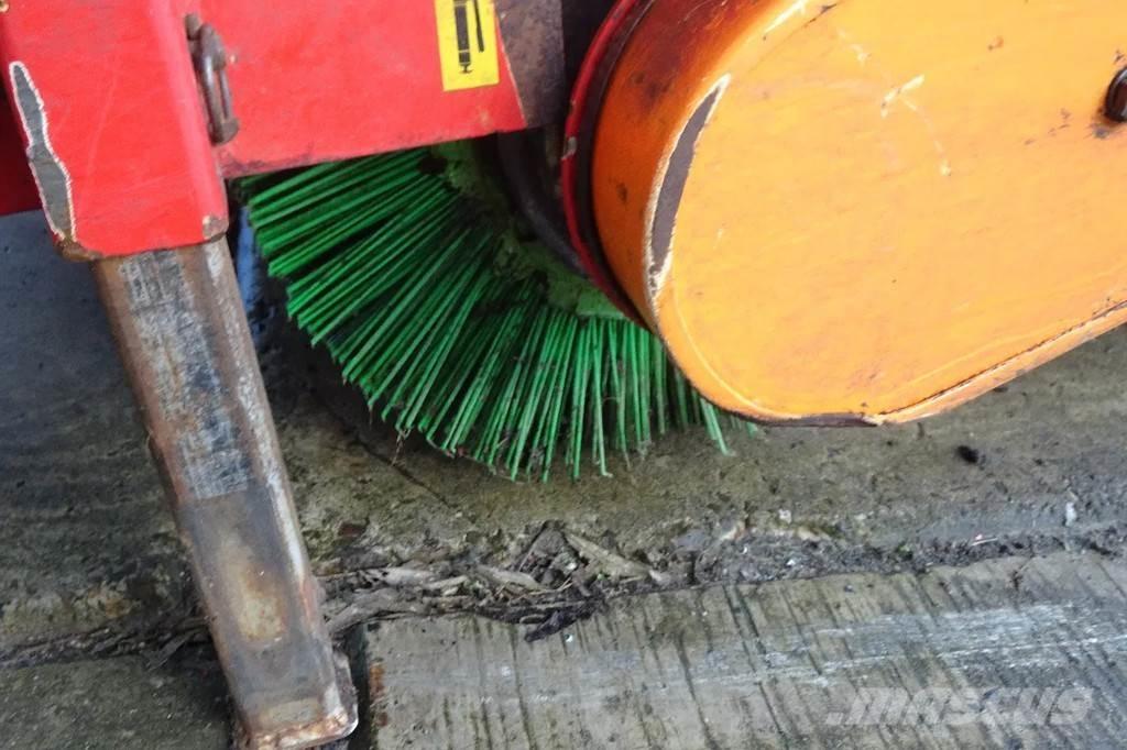 Dücker Veegmachine Lakaisuautot