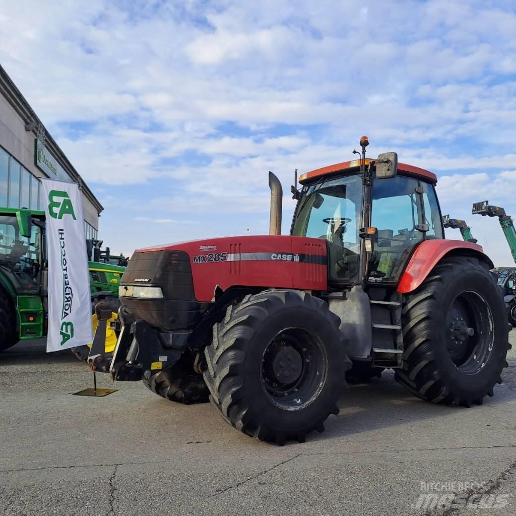 CASE MAGNUM  MX 285 Traktorit