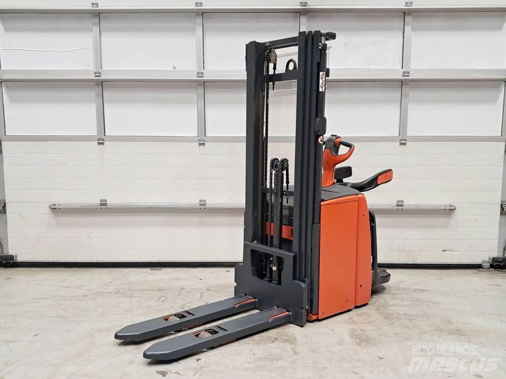Linde L14 AP Käyden ajettavat pinoamistrukit