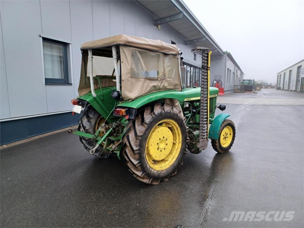 John Deere 820 Traktorit