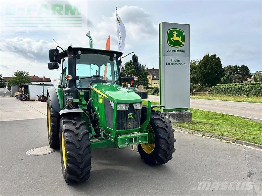 John Deere 5100m Traktorit