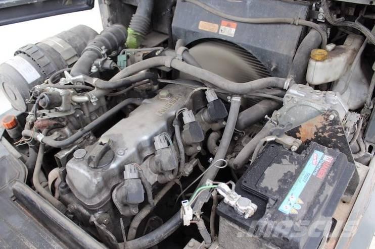 Nissan DX25LPG Nestekaasutrukit