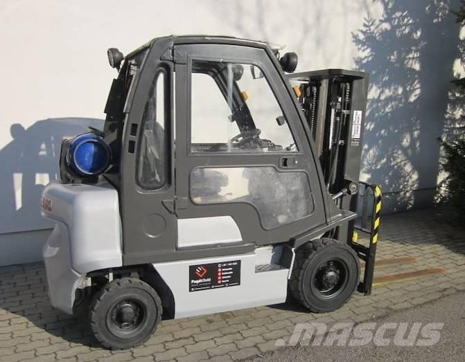 Nissan DX25LPG Nestekaasutrukit