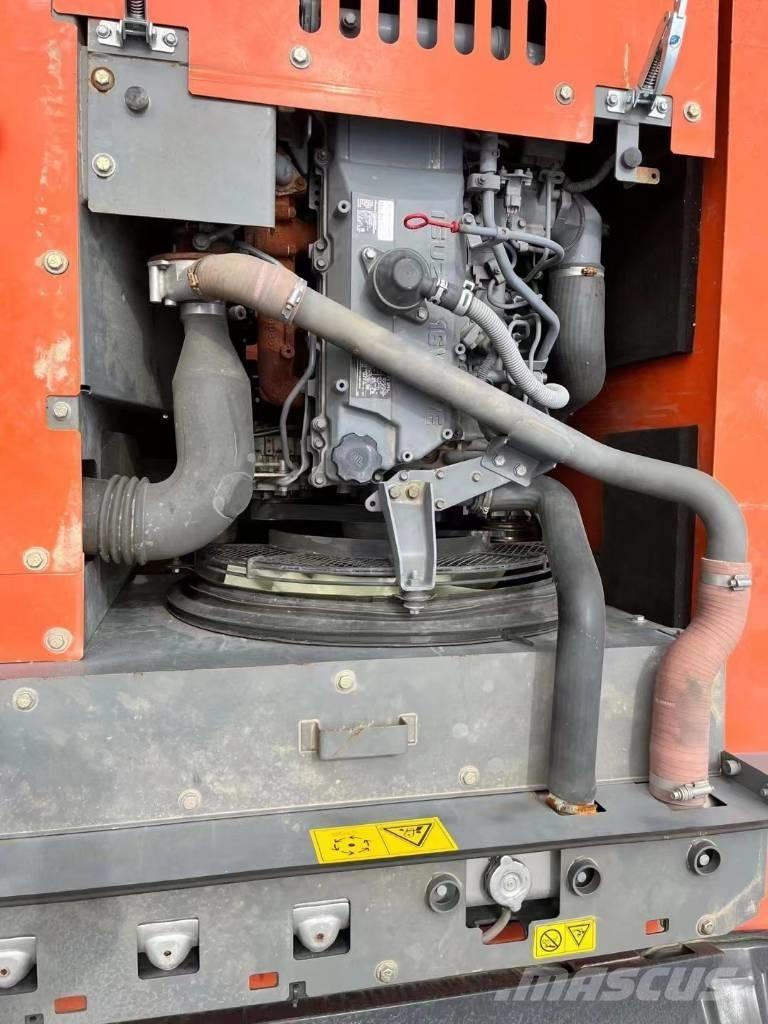 Hitachi ZX 240-3 Telakaivukoneet