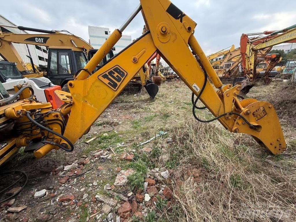 JCB 3 CX Kaivurikuormaajat