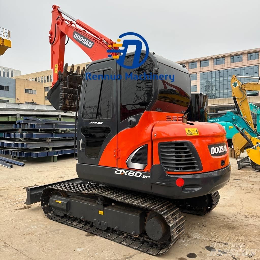 Doosan DX 60 Minikaivukoneet < 7t
