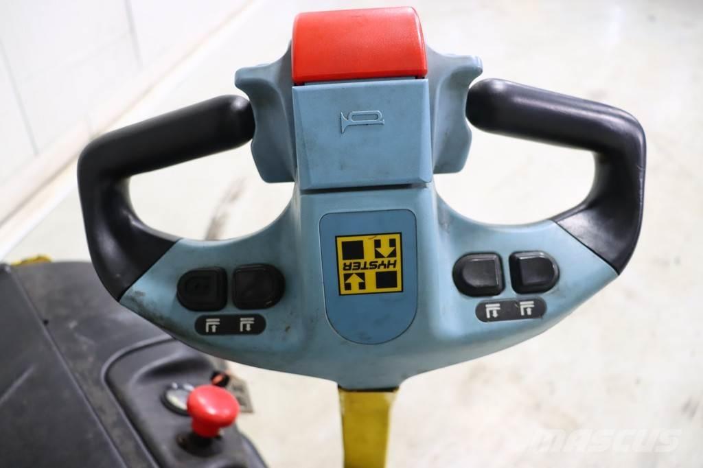 Hyster S1.0 AC Käyden ajettavat pinoamistrukit