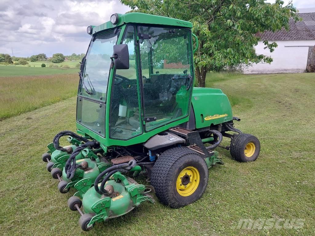 John Deere 3245 C Väyläleikkuri