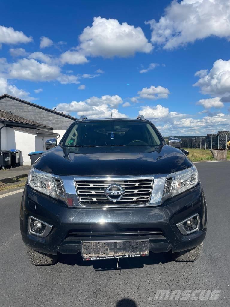 Nissan Navara Lava-autot