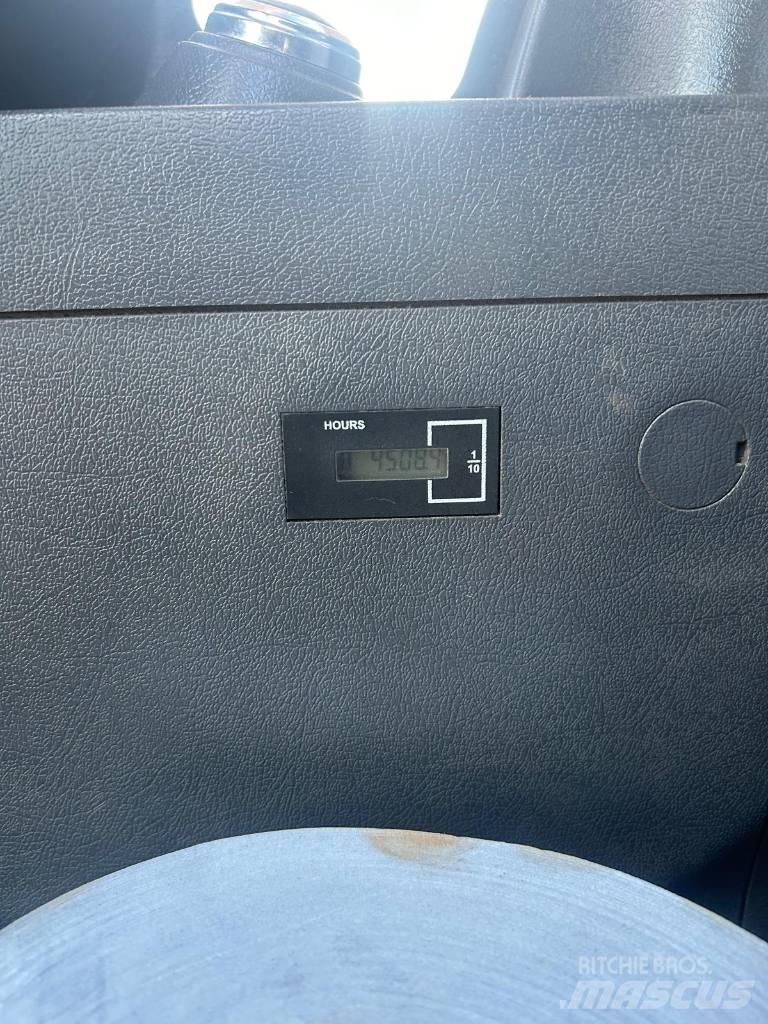 Hyundai HX220L Telakaivukoneet
