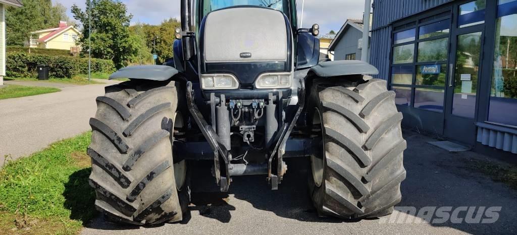 Valtra S 260 Traktorit