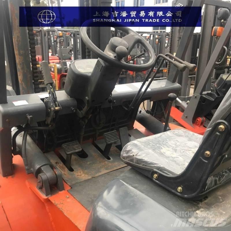 Heli H2000 50 Dieseltrukit