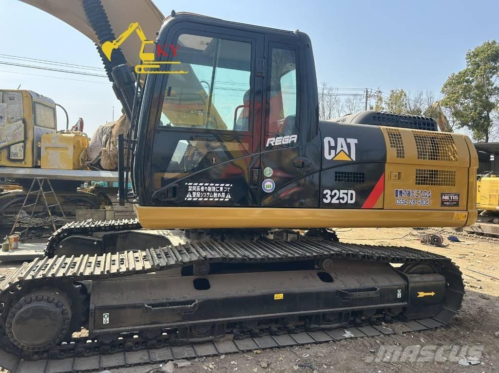 CAT 325 Telakaivukoneet