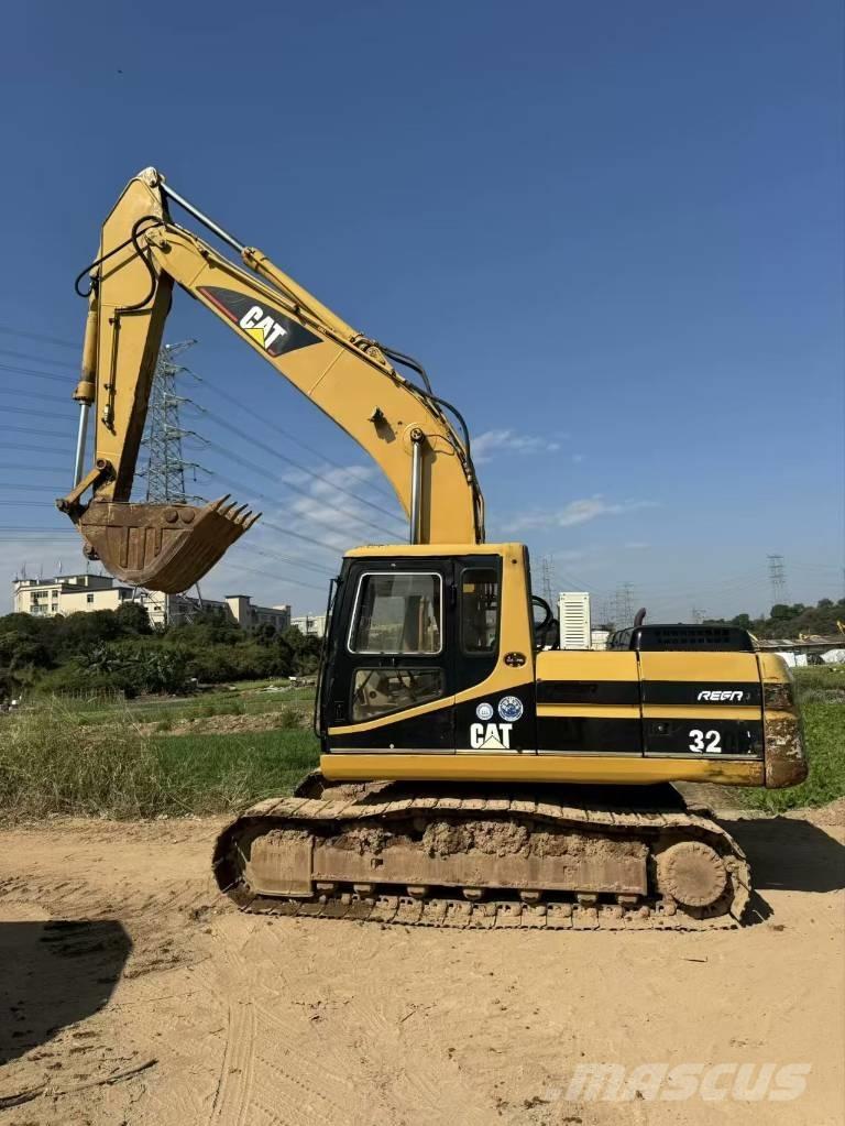CAT 320 B Telakaivukoneet