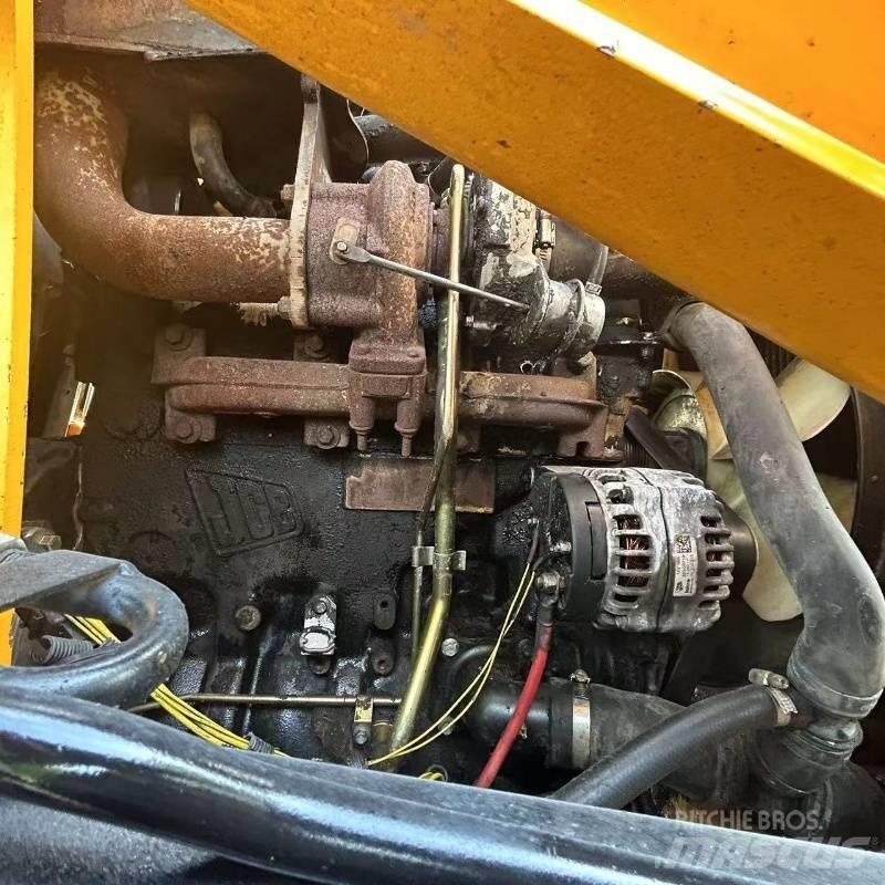 JCB 4 CX Kaivurikuormaajat