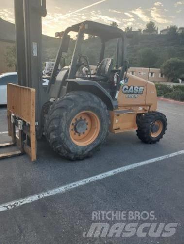 CASE 586H Maastotrukit