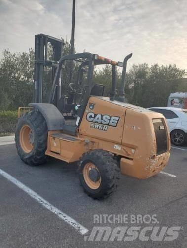 CASE 586H Maastotrukit