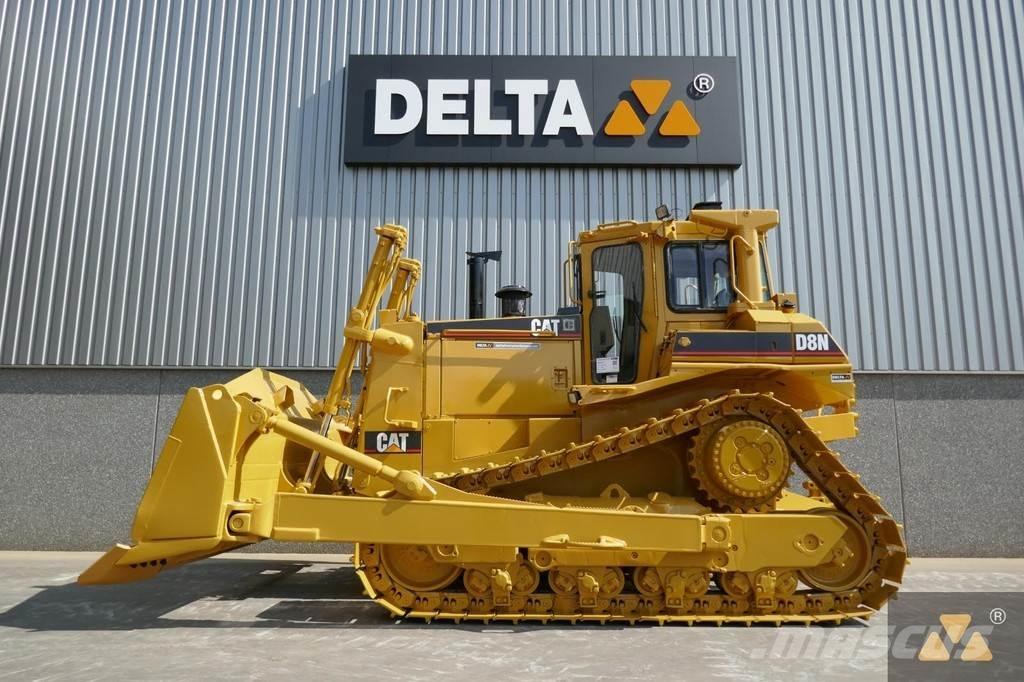 CAT D8N Telaketjupuskutraktorit