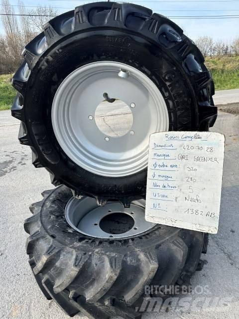  GREENEX 320/70R28 Renkaat ja vanteet