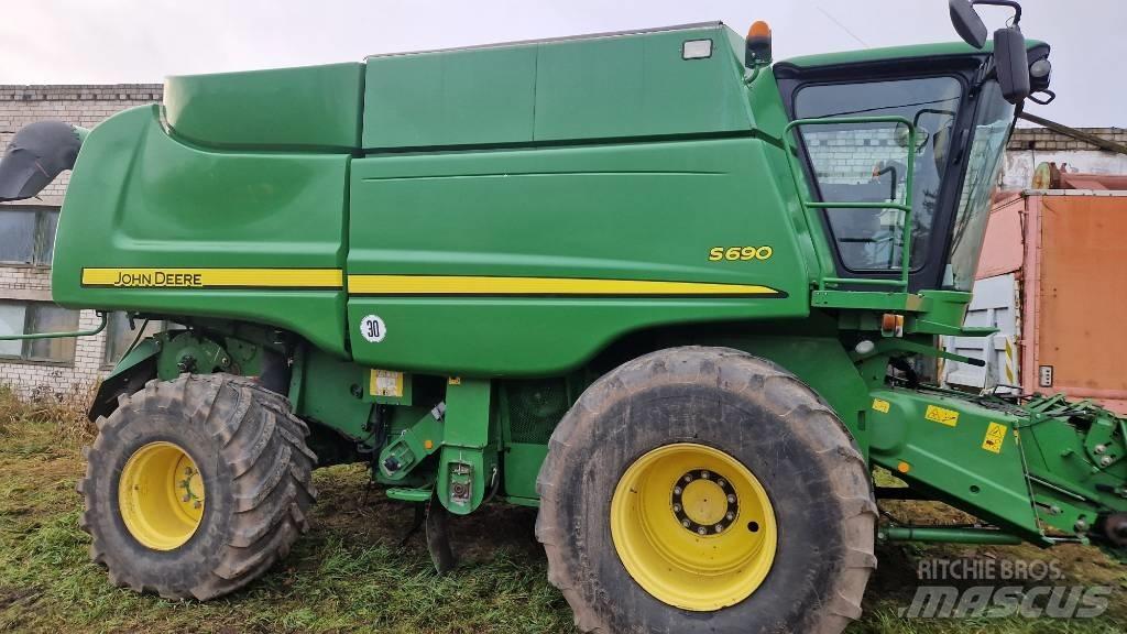 John Deere S 690 Leikkuupuimurit