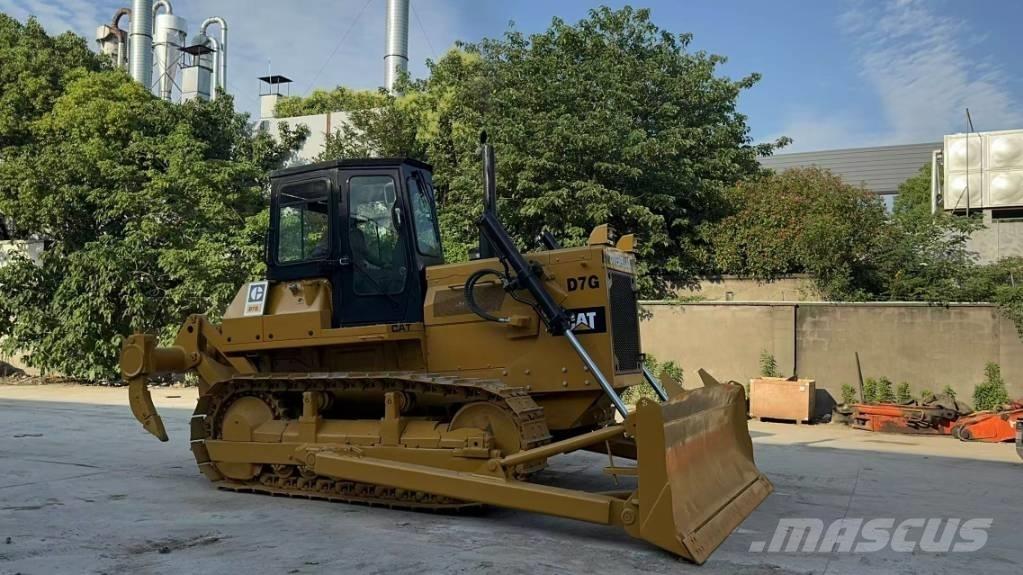 CAT D7G Telaketjupuskutraktorit