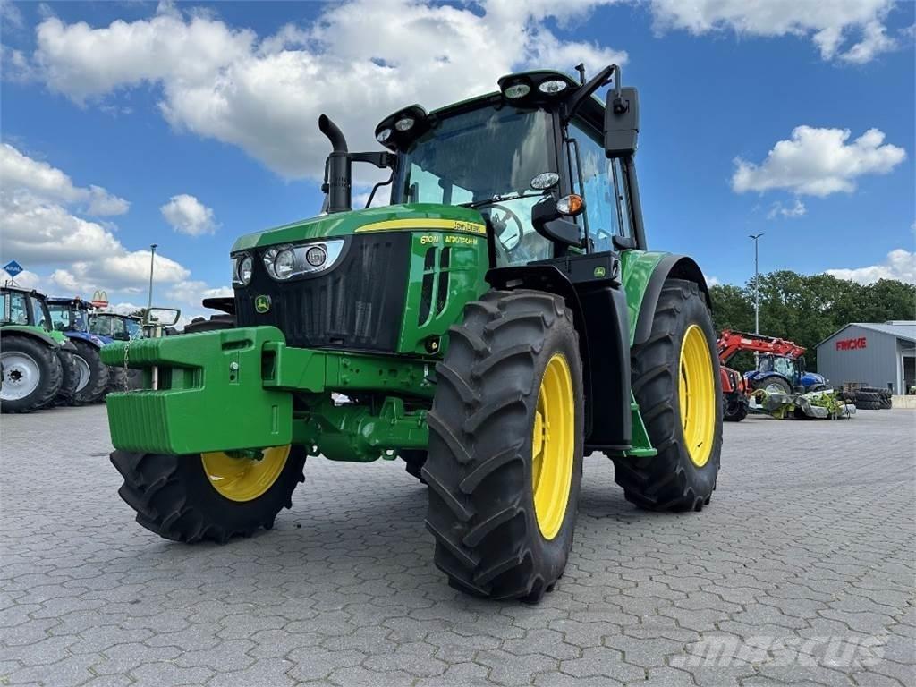 John Deere 6110 M Traktorit