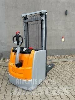 Still EXV 16 Käyden ajettavat pinoamistrukit