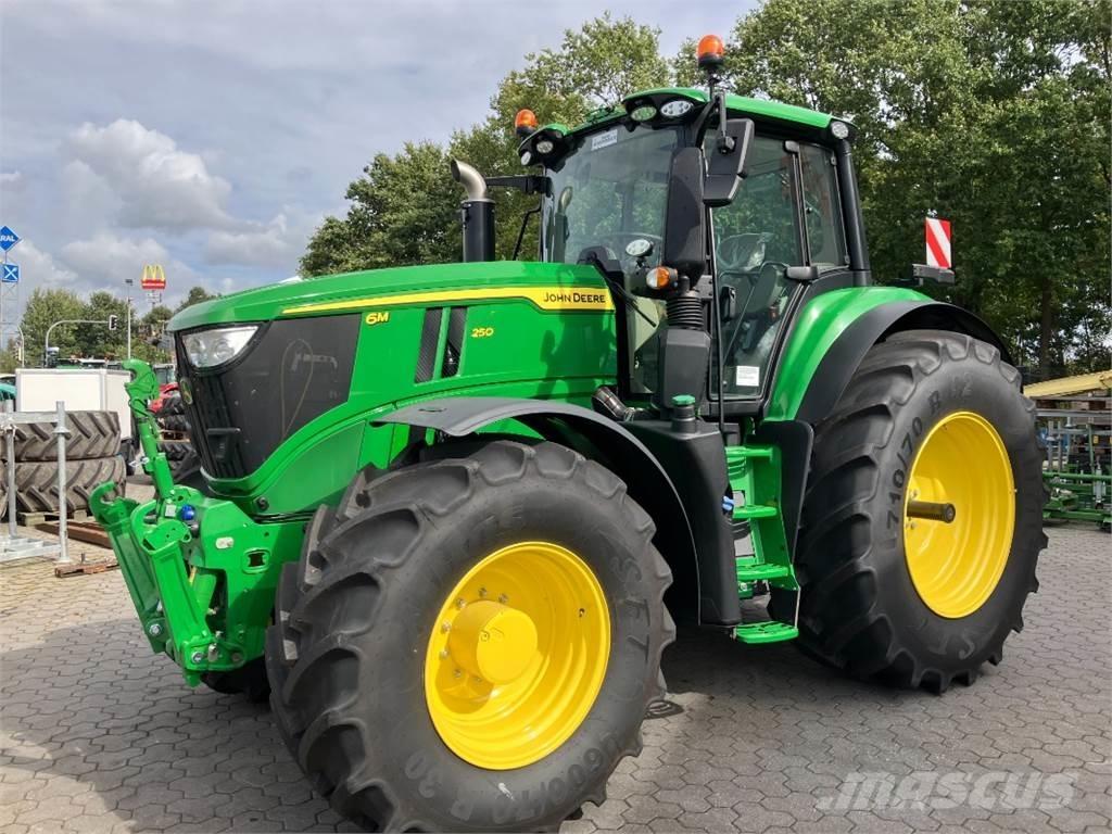 John Deere 6M250 Traktorit