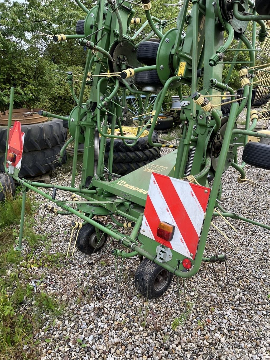 Krone KW 8.82/8 Pöyhimet ja haravat