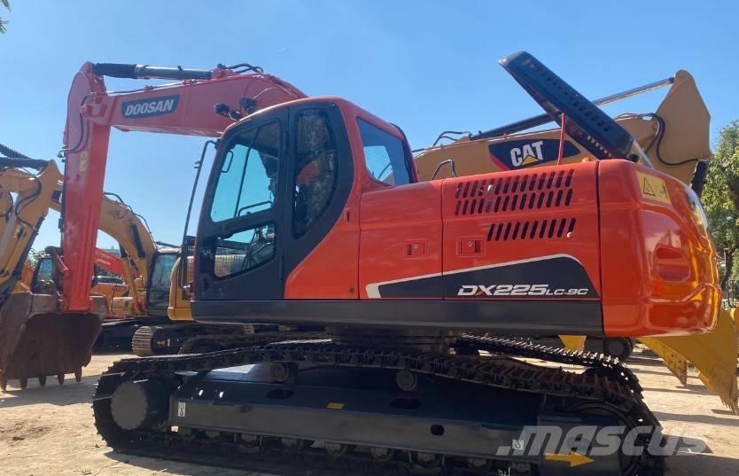Doosan DX225 Telakaivukoneet
