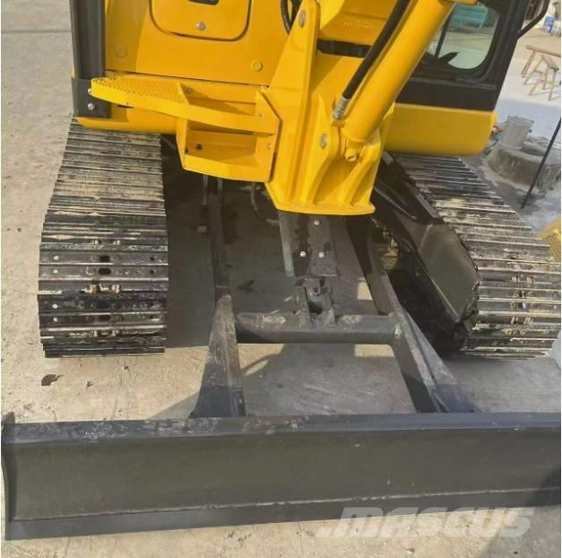 Komatsu PC56-7 Minikaivukoneet < 7t